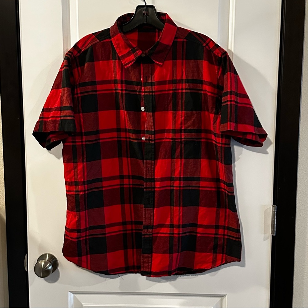 Men’s Plaid Red & Black Short Sleeve Button-Up Shirt Size XL – Casual Style